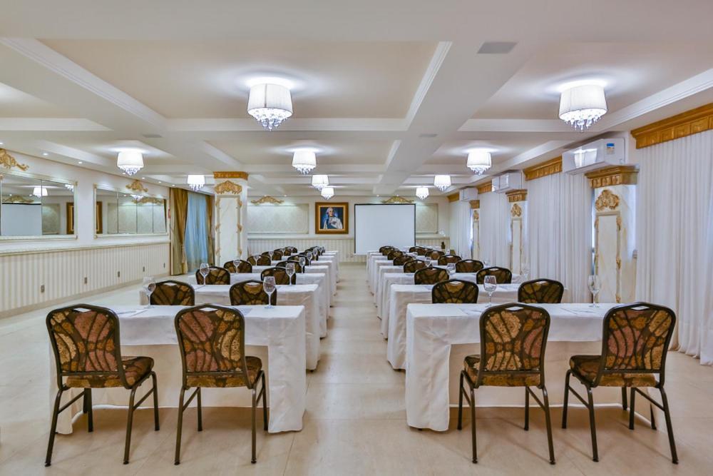 Golden Lis Hotel Boutique Goiânia Exteriér fotografie The meeting room