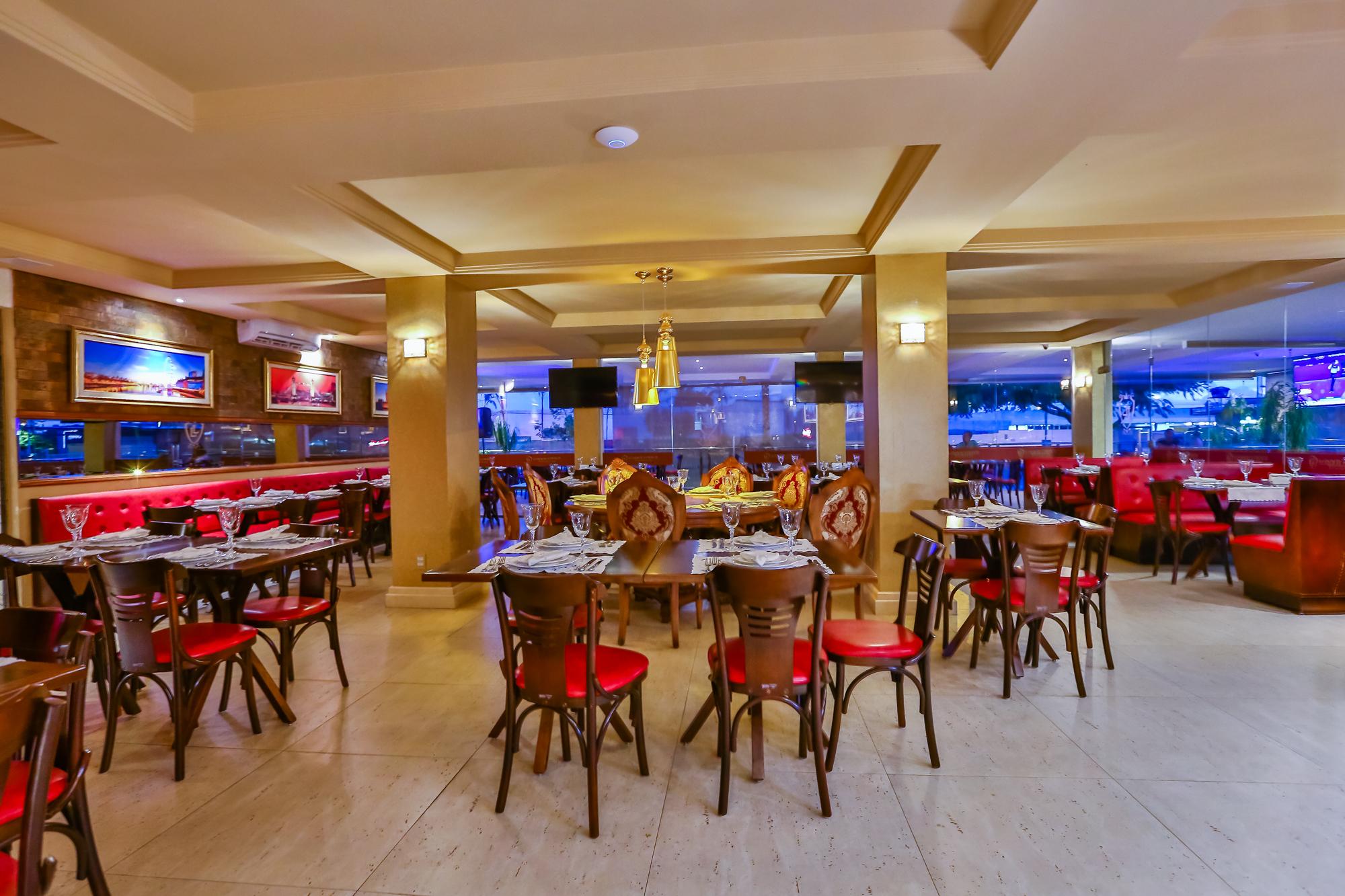 Golden Lis Hotel Boutique Goiânia Exteriér fotografie Restaurant in the hotel