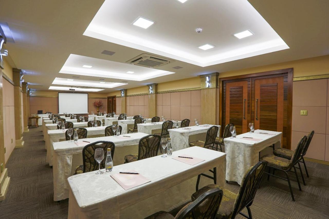 Golden Lis Hotel Boutique Goiânia Exteriér fotografie Meeting room
